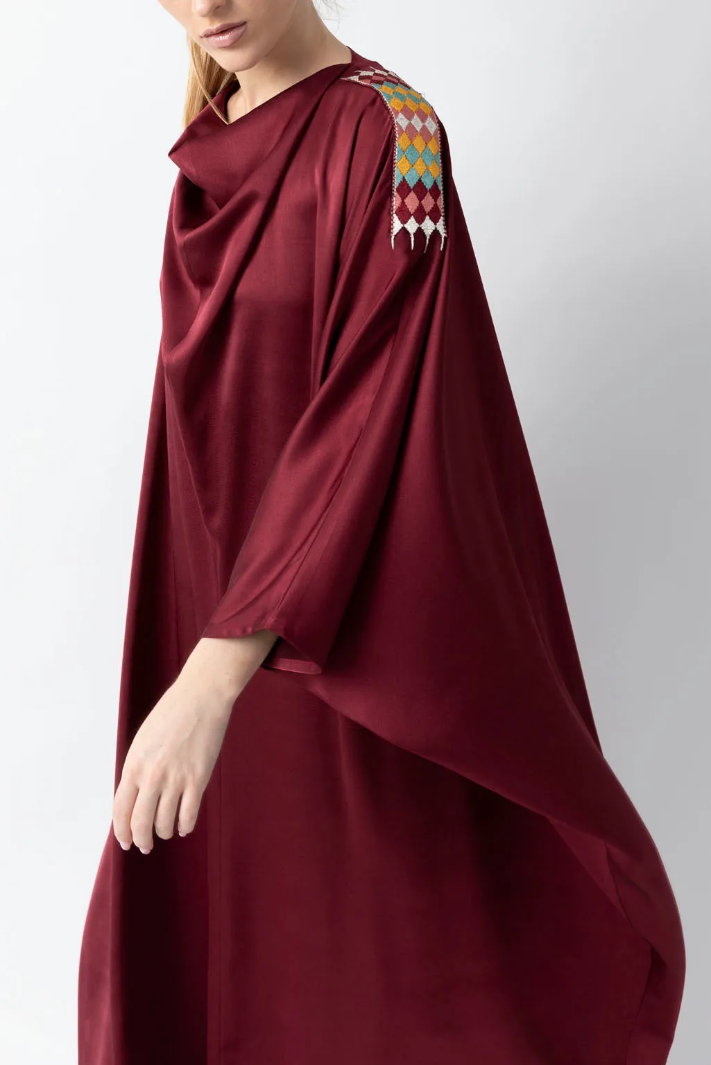 Sadu Art Inspired Embroidery Maroon Pure Silk Abaya WV2221