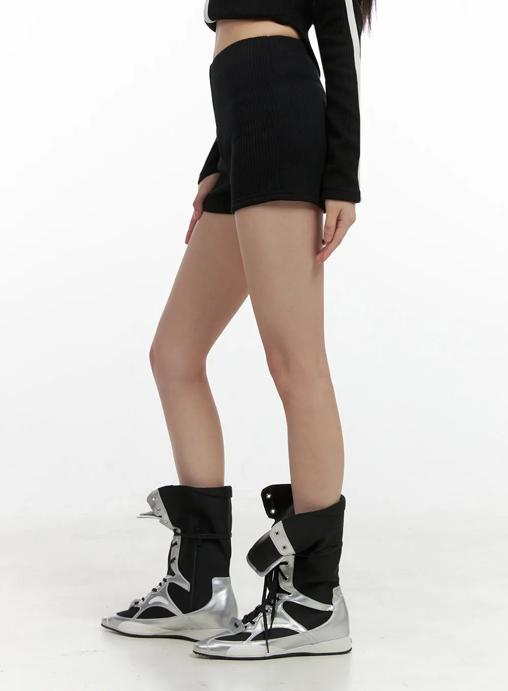 Solid Flex Slim Shorts IO430